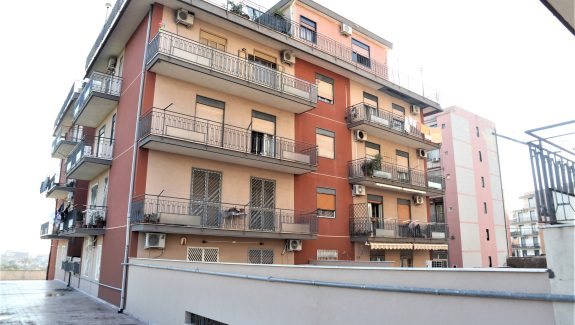 Appartamento con terrazzo in vendita in via Nazario Sauro - Catania