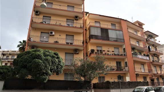 Appartamento con accesso autonomo in vendita in via Quieta - Catania