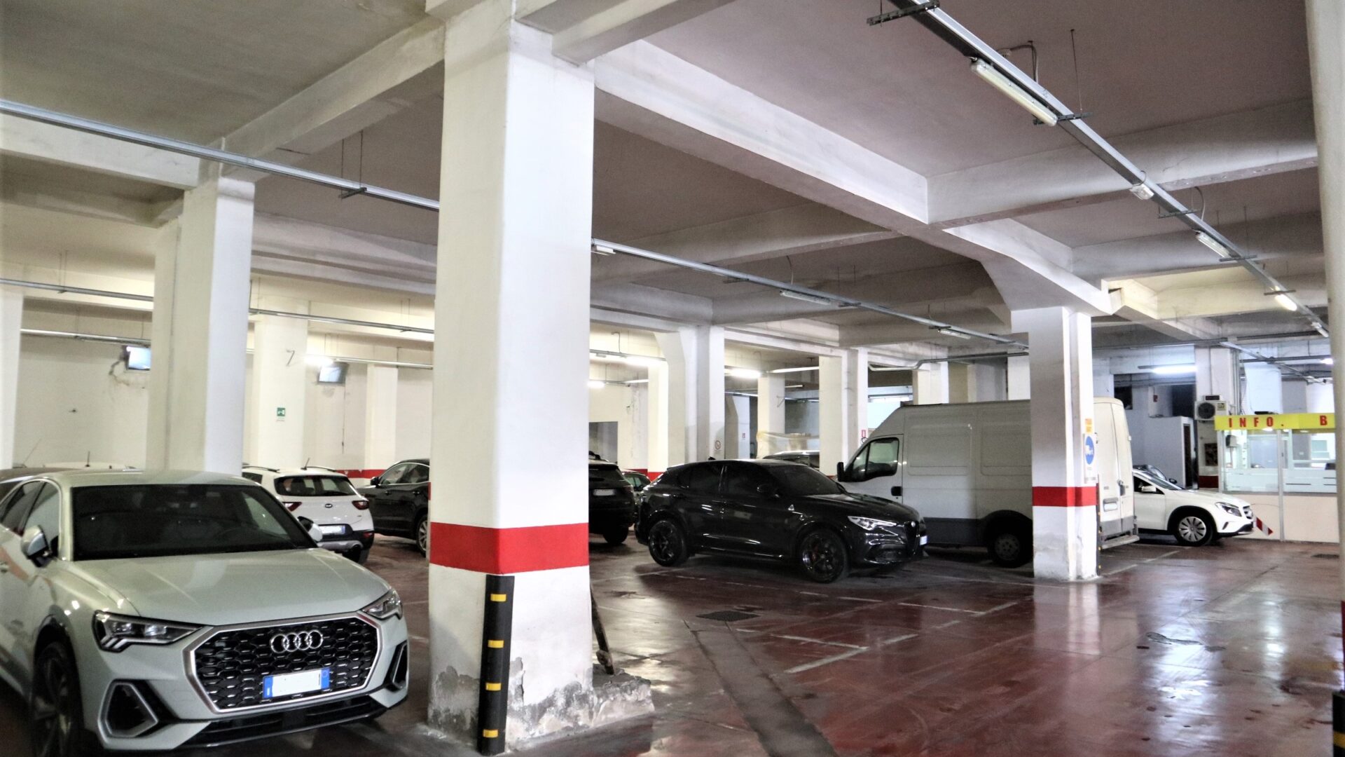 Locale commerciale in vendita al Viale Mario Rapisardi – Catania