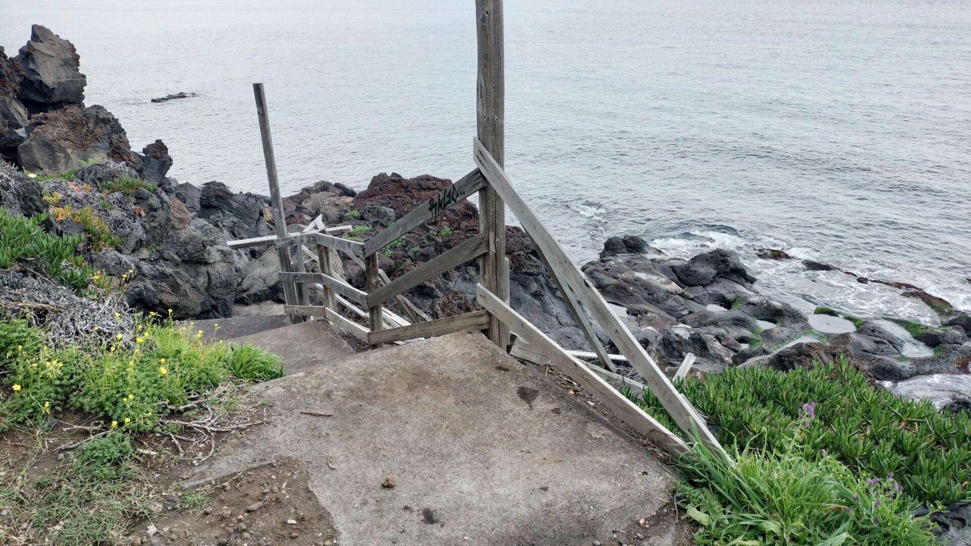 Appartavilla con piscina e discesa privata a mare a Capomulini