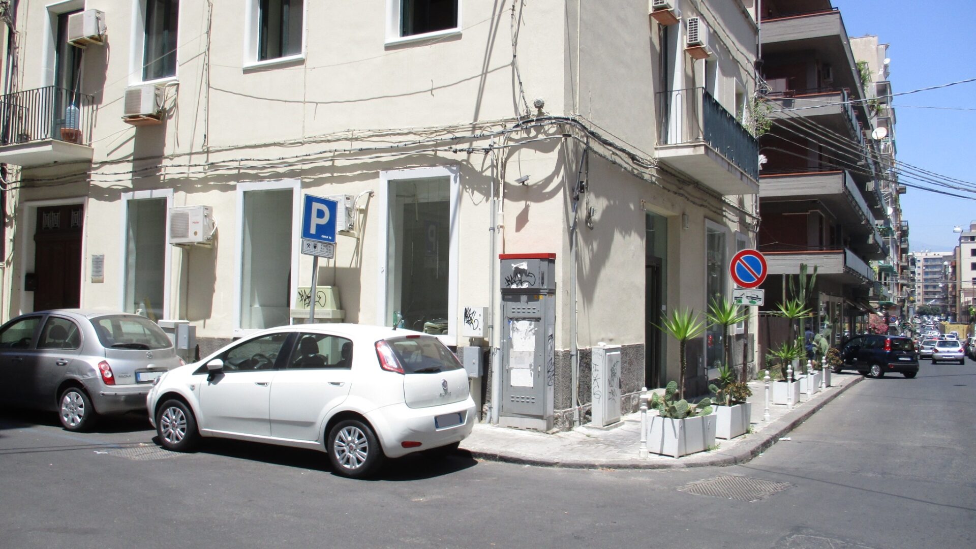 Bottega in via Martino Cilestri