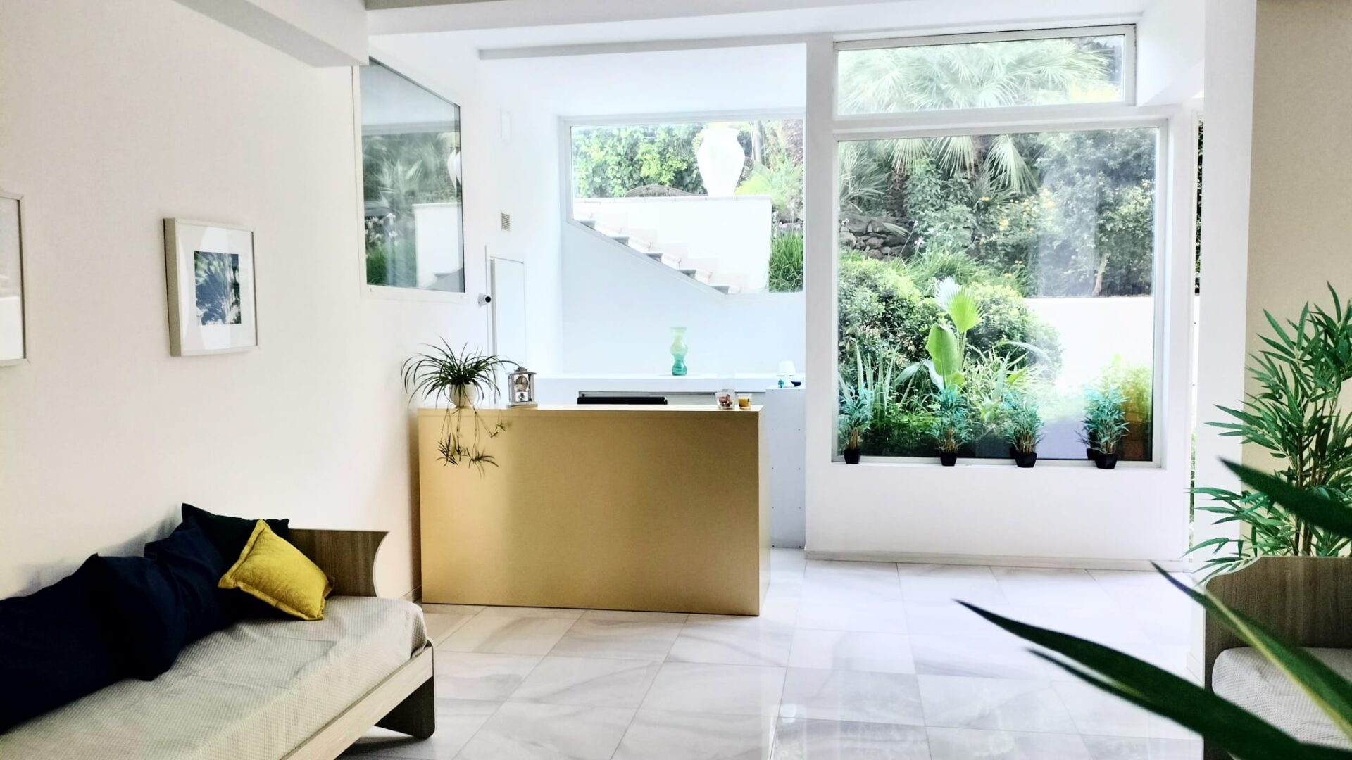 Residence ricettivo con appartamenti e piscina