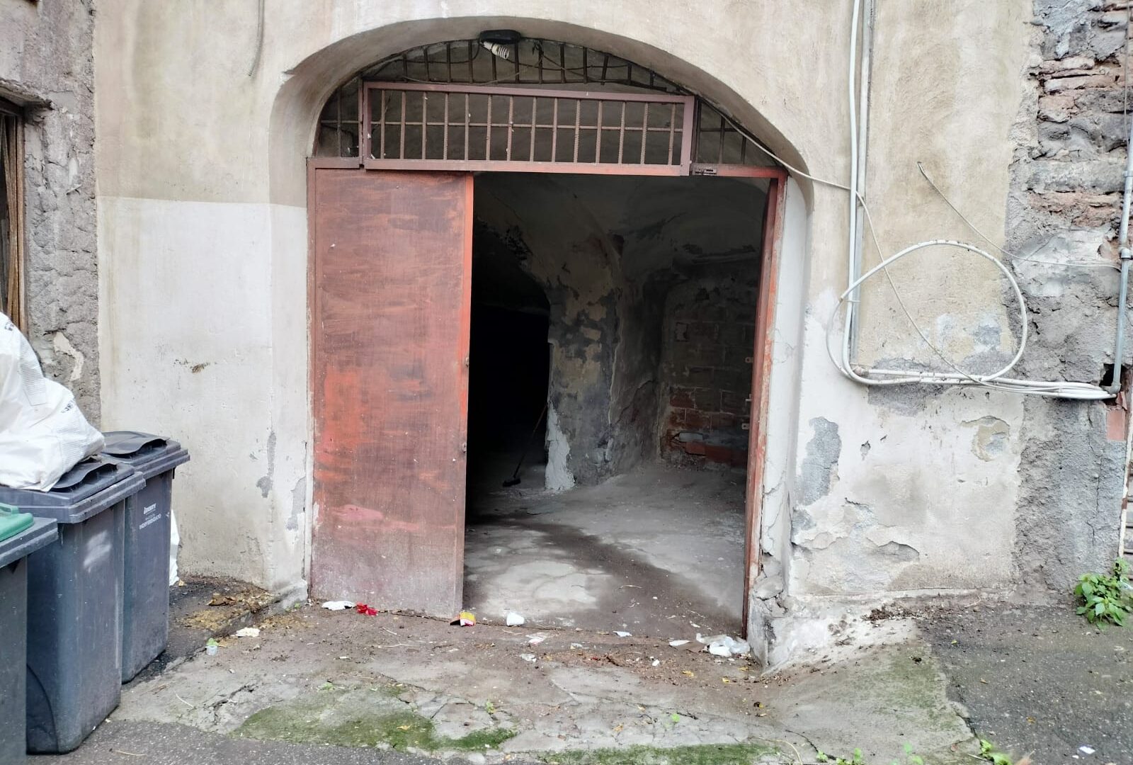 Deposito in via Quartiere Militare