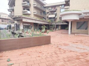 Locale commerciale in affitto Viale Africa