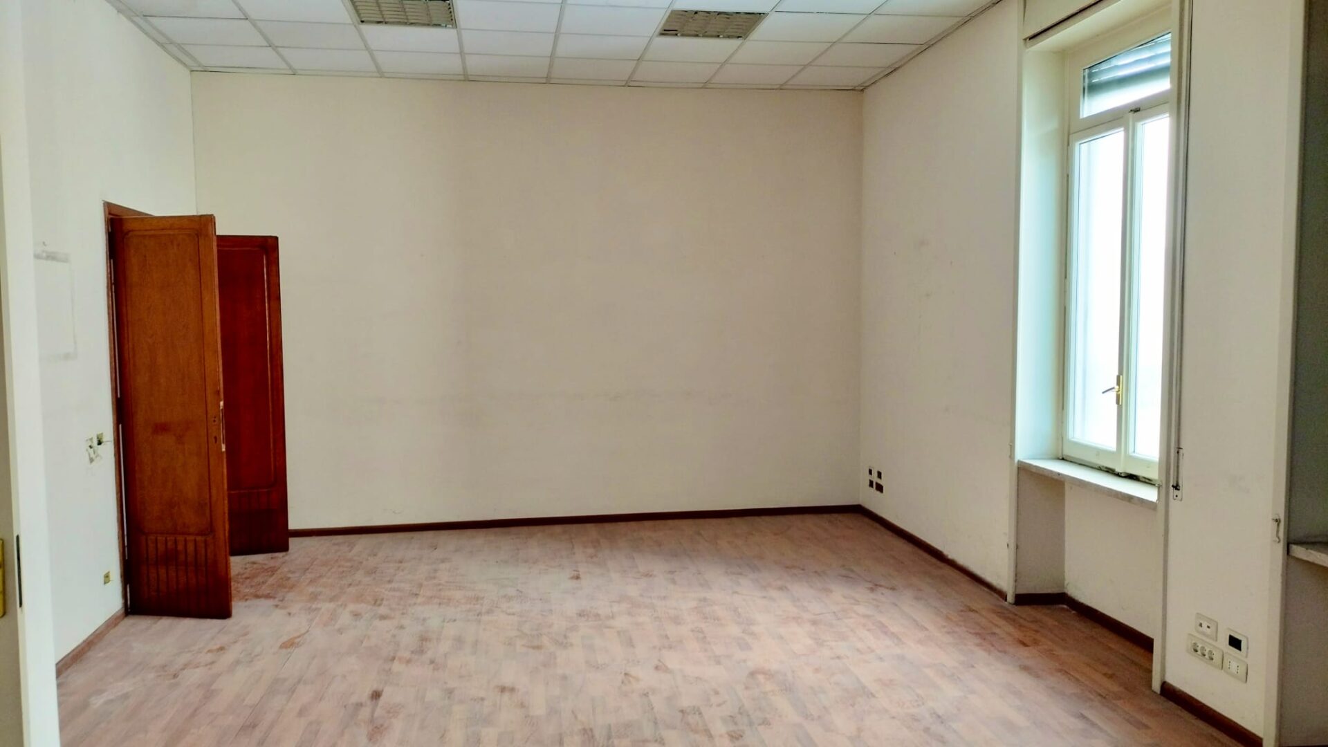 Ufficio con ingresso autonomo in Piazza Roma
