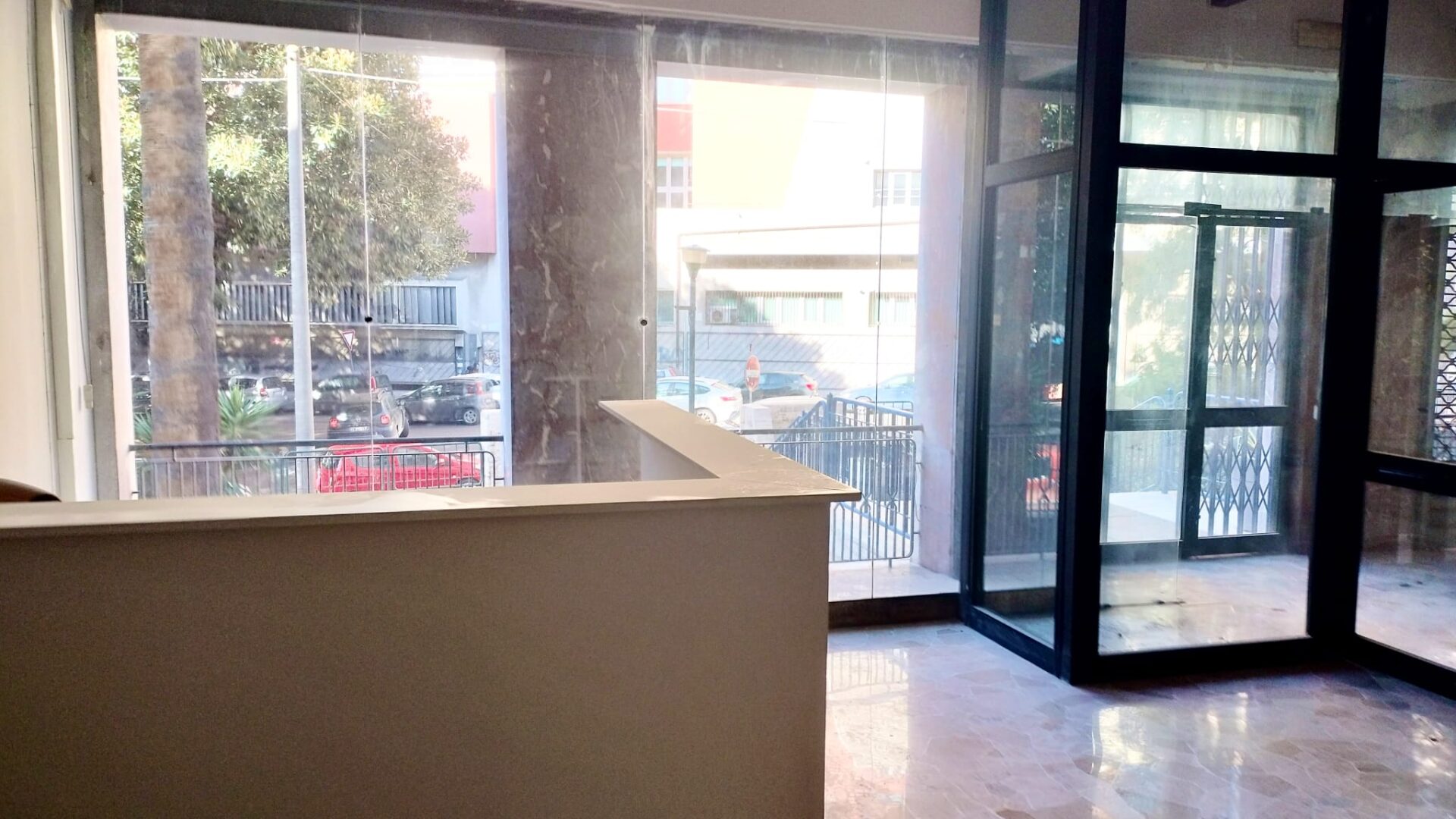 Ufficio con ingresso autonomo in Piazza Roma