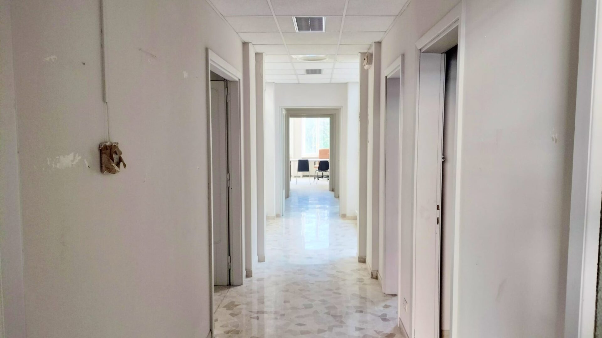 Ufficio con ingresso autonomo in Piazza Roma