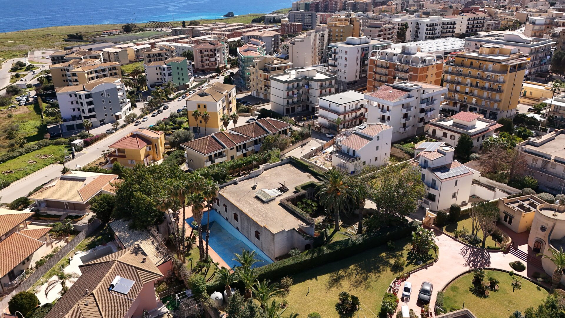 Villa singola con piscina a Siracusa