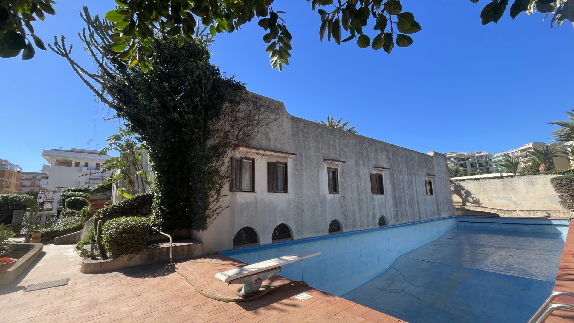 Villa singola con piscina a Siracusa
