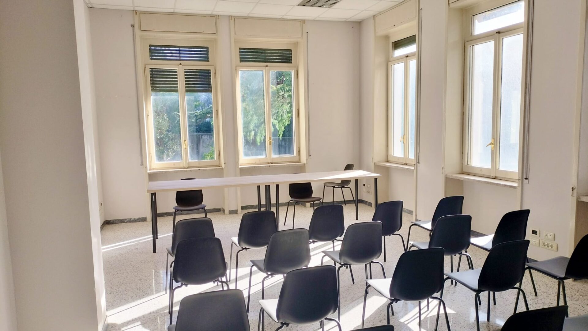 Ufficio con ingresso semindipendente in Piazza Roma