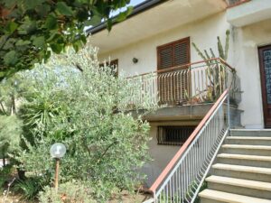 Appartamento con terrazzo in via Ravanusa
