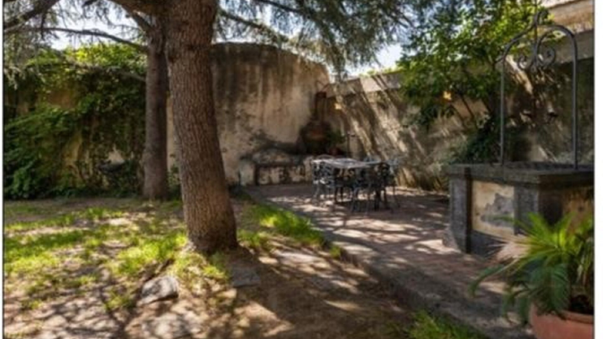 Villa singola d’epoca a Viagrande