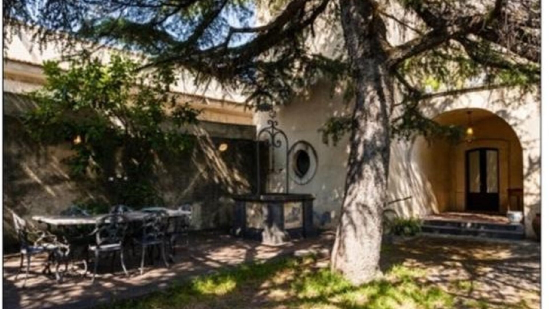 Villa singola d’epoca a Viagrande