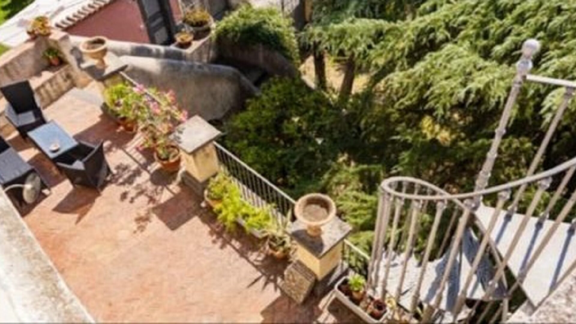 Villa singola d’epoca a Viagrande